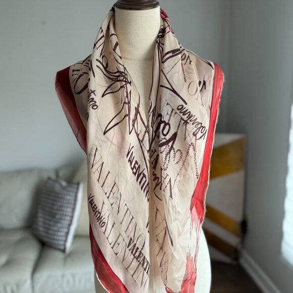 【Brand NEW】Valentino Floral & Logo Print 100% Silk Scarf - Picture 2 of 8